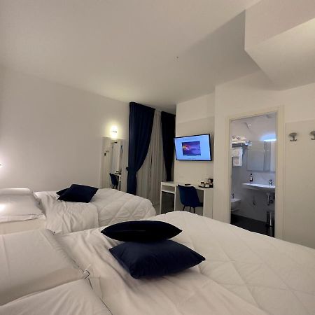 צ'יוויטווקיה Hotel Smart Cruise מראה חיצוני תמונה