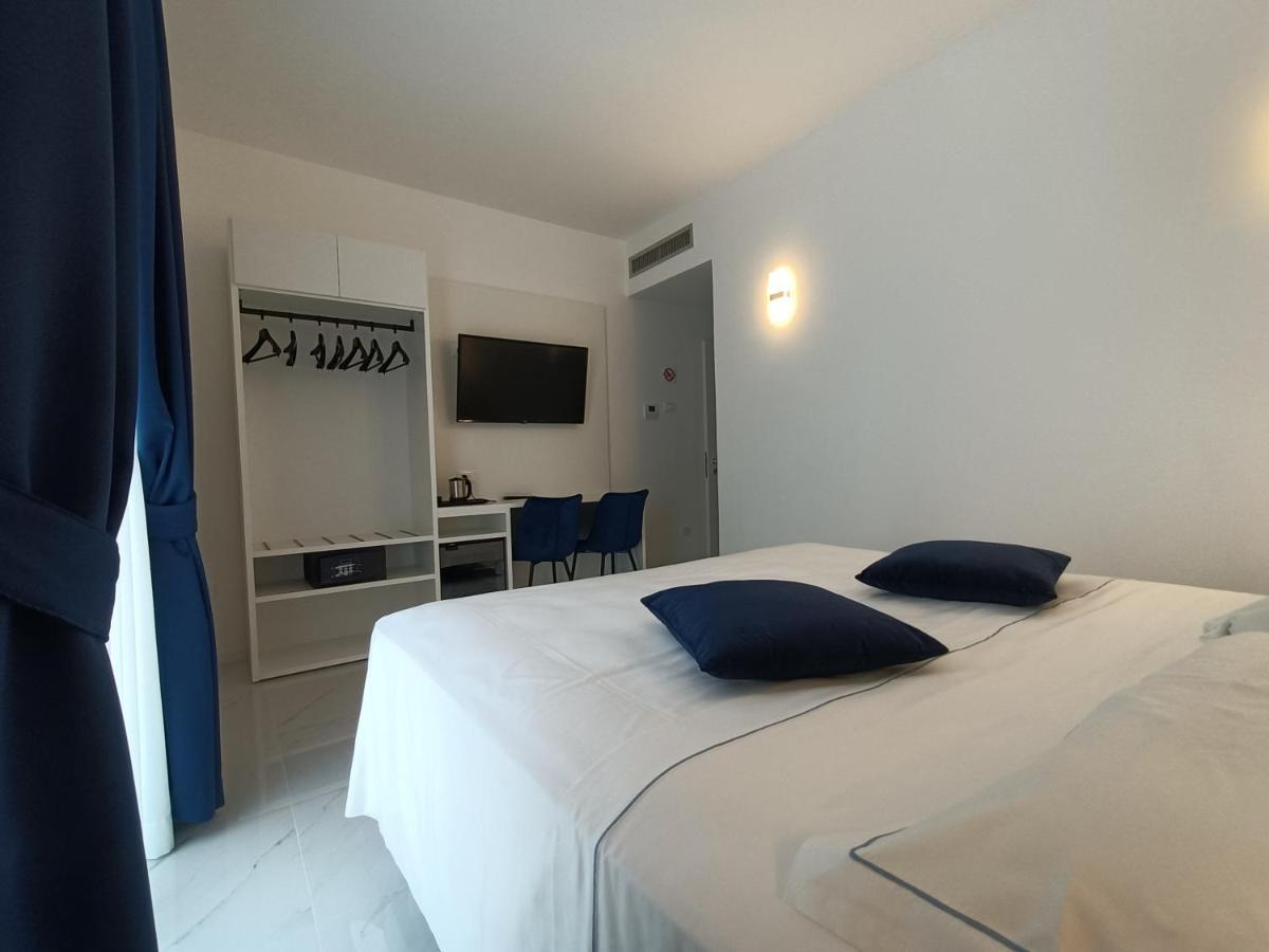 צ'יוויטווקיה Hotel Smart Cruise מראה חיצוני תמונה
