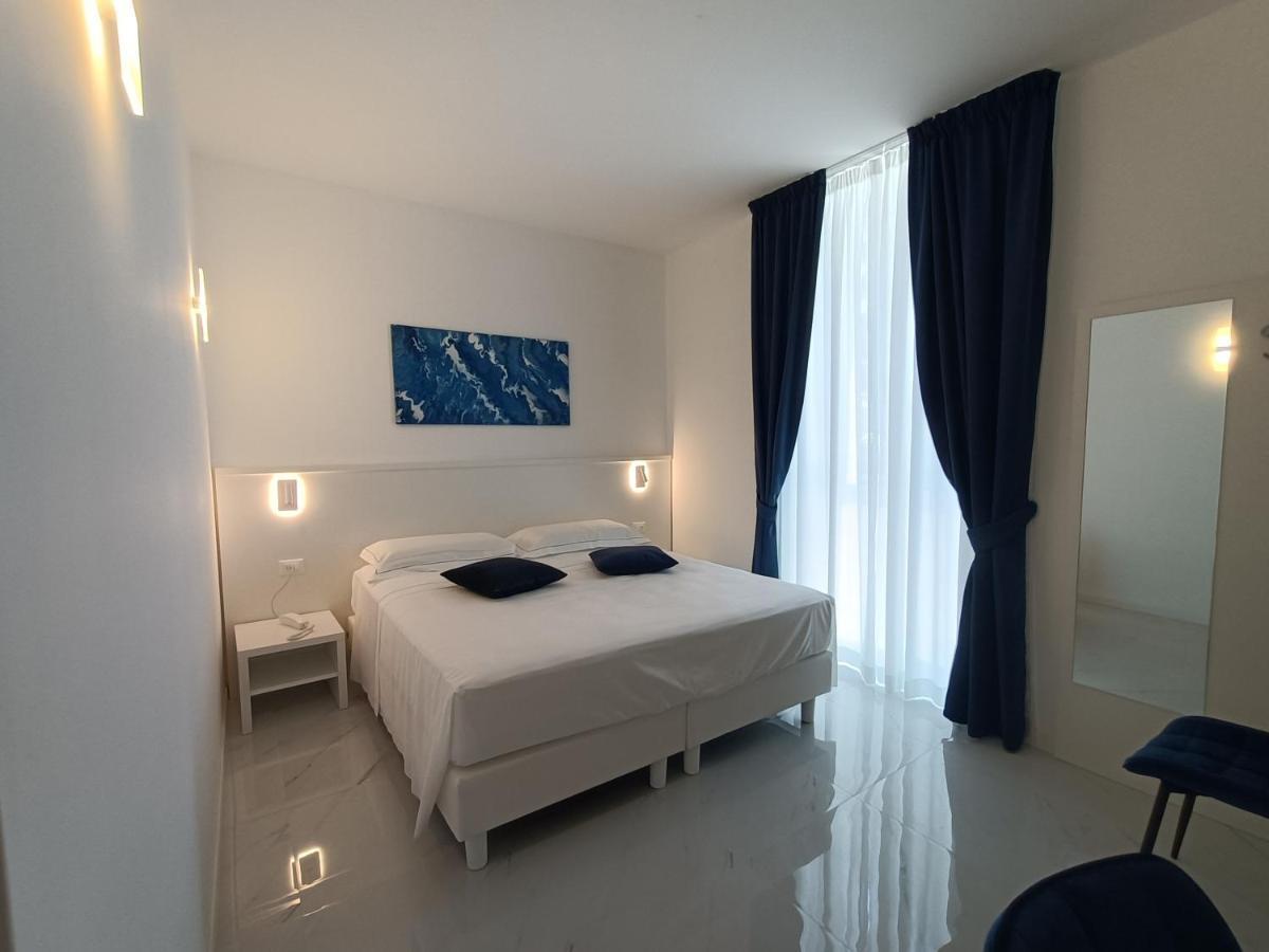 צ'יוויטווקיה Hotel Smart Cruise מראה חיצוני תמונה