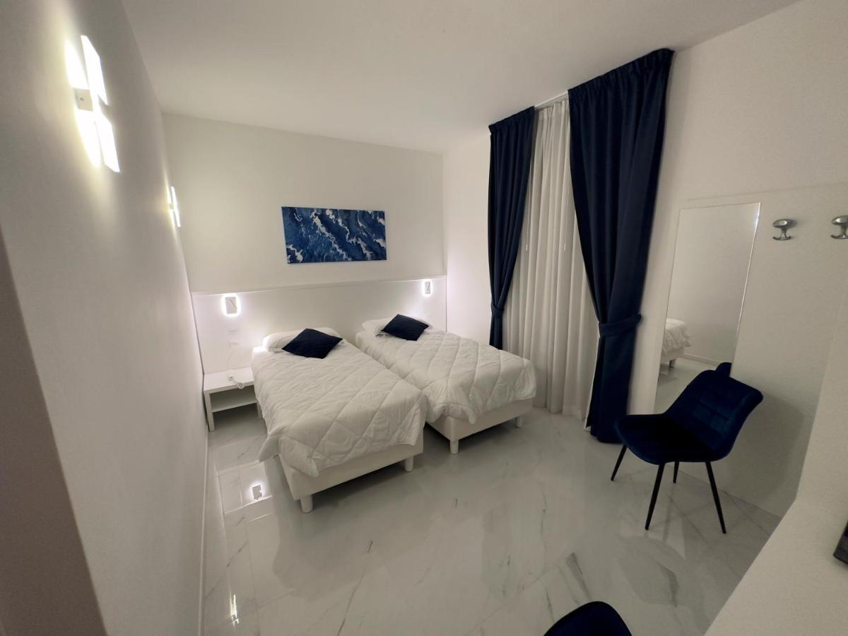 צ'יוויטווקיה Hotel Smart Cruise מראה חיצוני תמונה