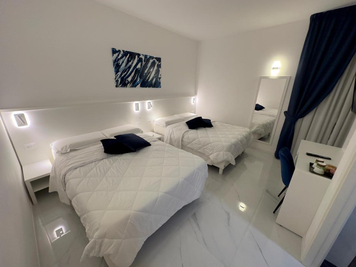 צ'יוויטווקיה Hotel Smart Cruise מראה חיצוני תמונה