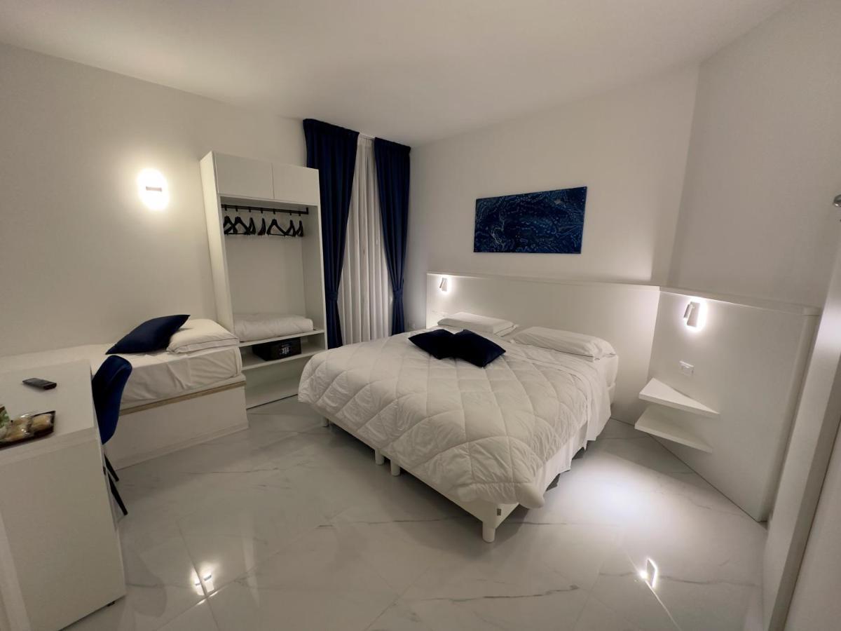 צ'יוויטווקיה Hotel Smart Cruise מראה חיצוני תמונה