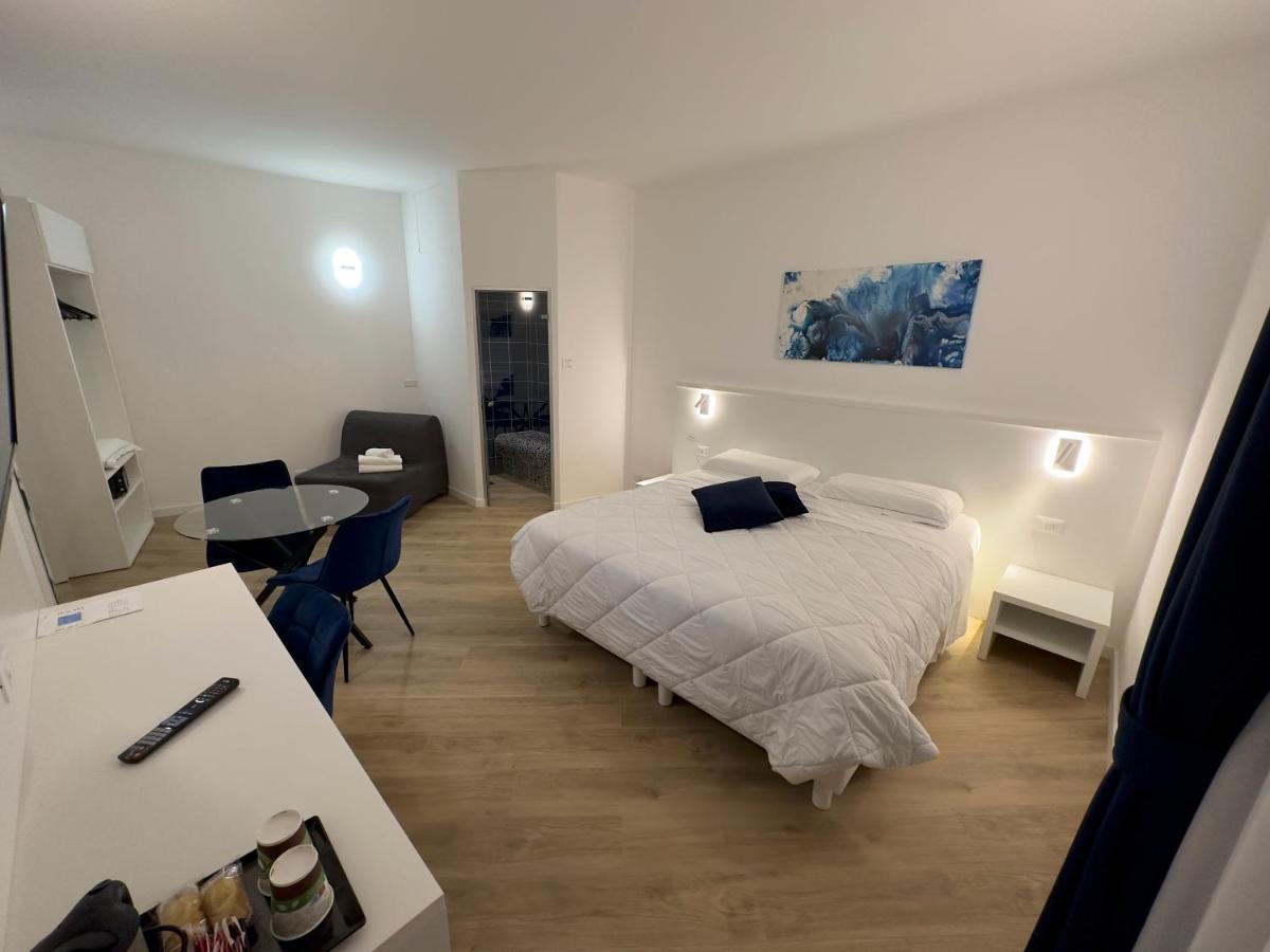 צ'יוויטווקיה Hotel Smart Cruise מראה חיצוני תמונה