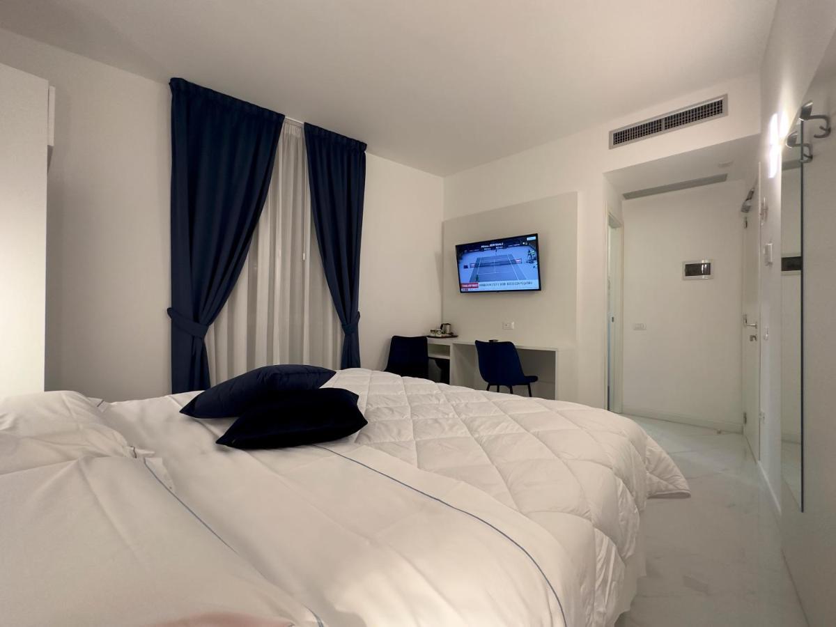 צ'יוויטווקיה Hotel Smart Cruise מראה חיצוני תמונה