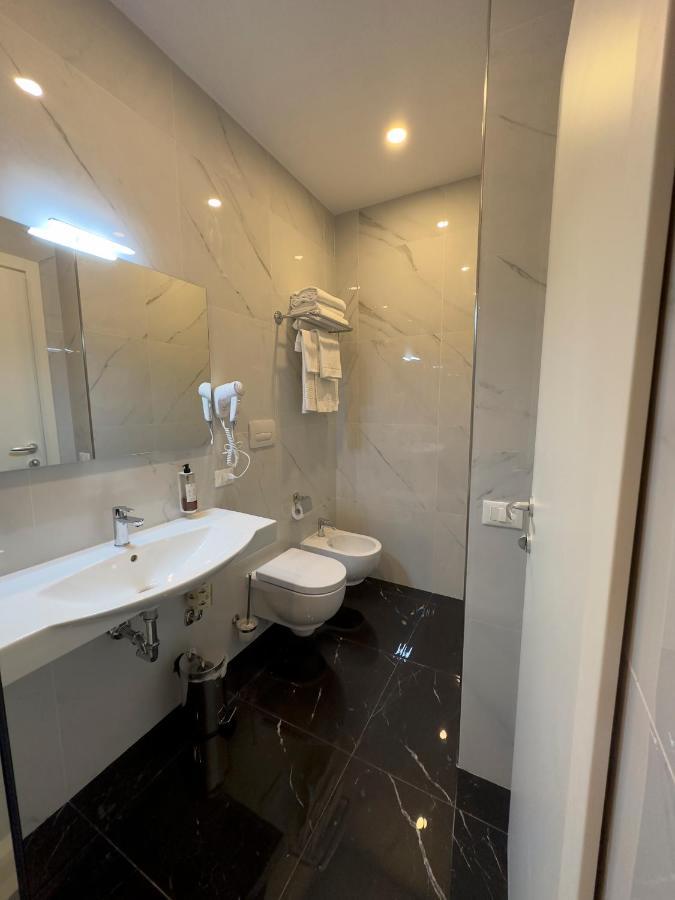 צ'יוויטווקיה Hotel Smart Cruise מראה חיצוני תמונה