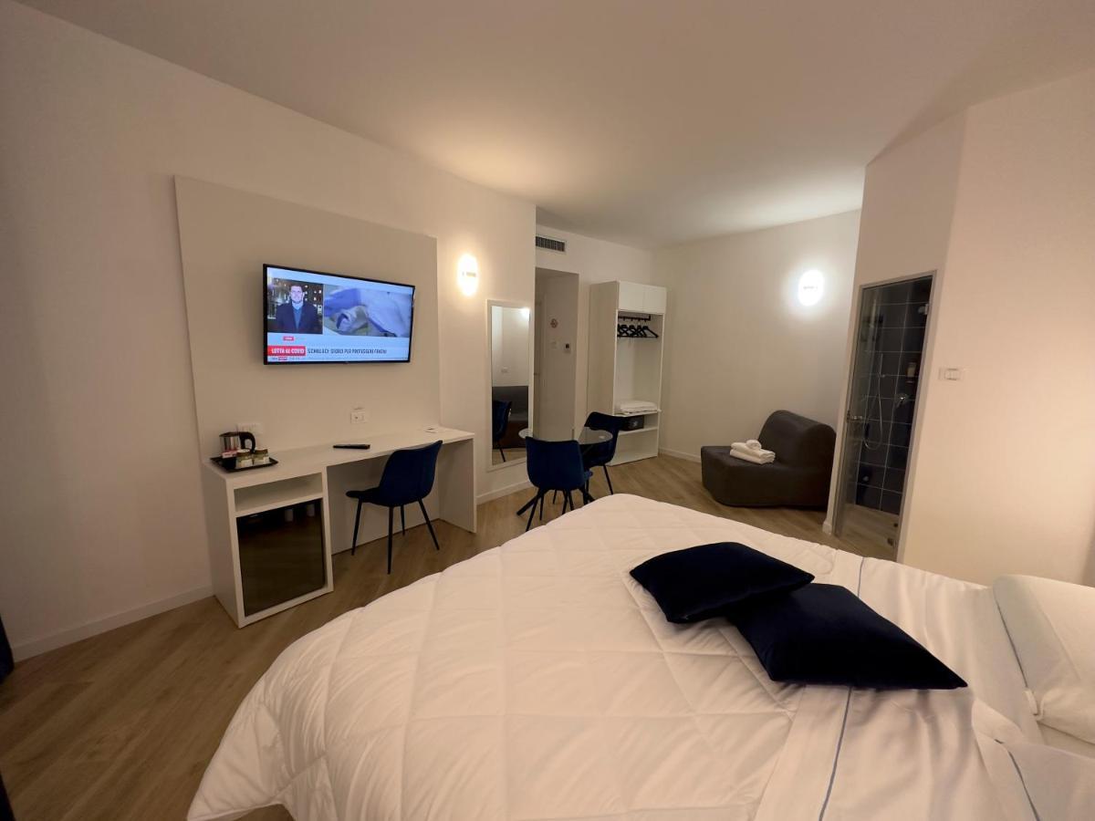 צ'יוויטווקיה Hotel Smart Cruise מראה חיצוני תמונה