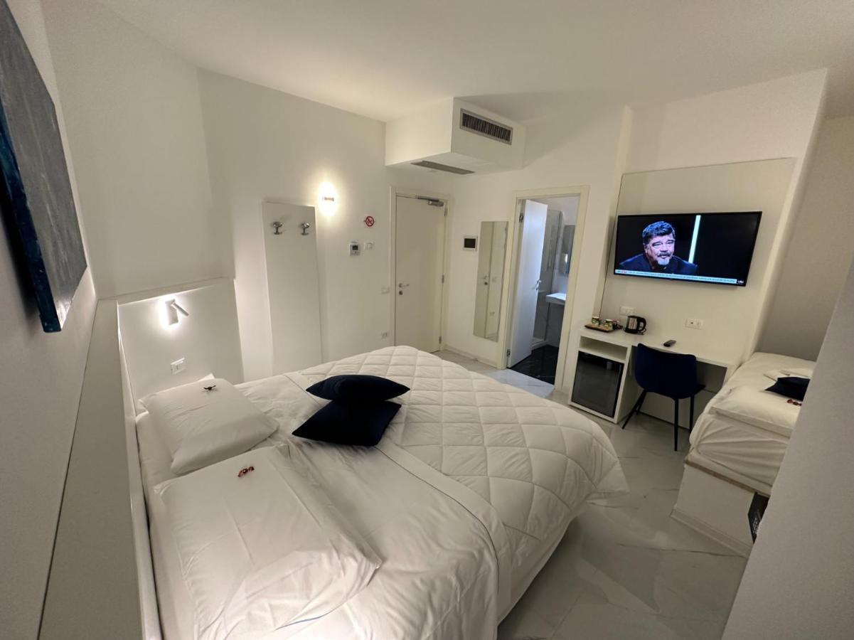 צ'יוויטווקיה Hotel Smart Cruise מראה חיצוני תמונה